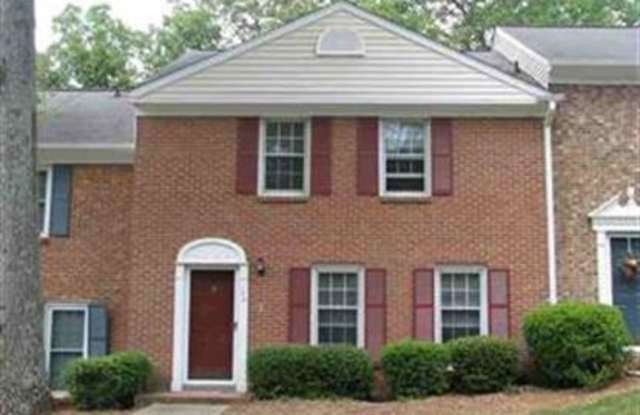 Spacious 3 Bedroom 2.5 Bath Townhome with Community Pool!! photos photos