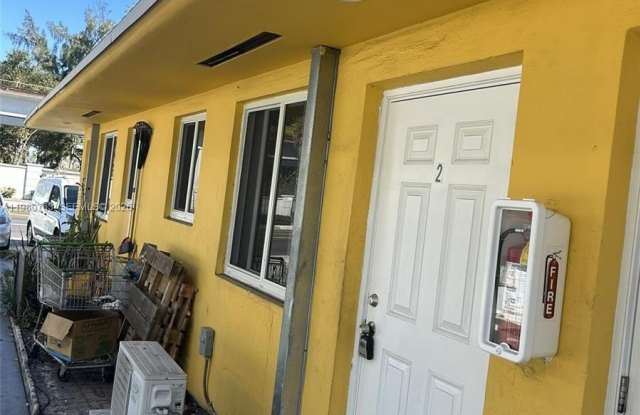 318 E 21st St photos photos 318 E 21st St photos photos