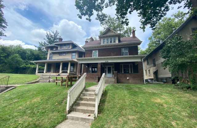 236 E 18th Ave - 236 East Eighteenth Avenue, Columbus, OH 43201
