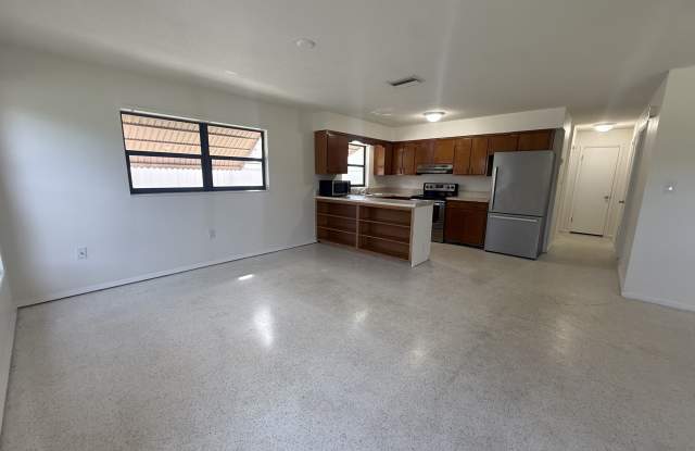 1301 North Sinclair Avenue Gallery 2