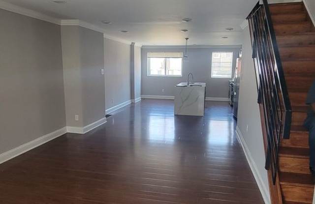 AN OPEN MAIN FLOOR. A STANDOUT KITCHEN. SPACE BEYOND THE BEDROOMS. $2,250/Month | 3 Bedrooms | 2.5 Bathrooms | Finished Basement | Washer & Dryer Gallery 4