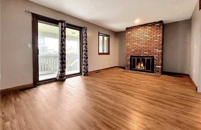706 Summer Hill Drive Gallery 4