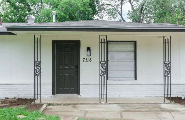 Single Story Home Near Tom Slick Park Gallery 3