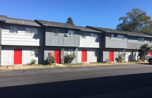 2 Bedroom Townhome - Recently Updated! Gallery 1