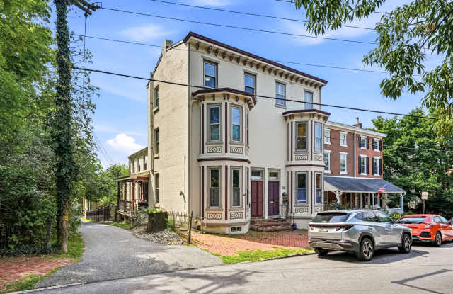 124 East Biddle Street - 1 Gallery 1