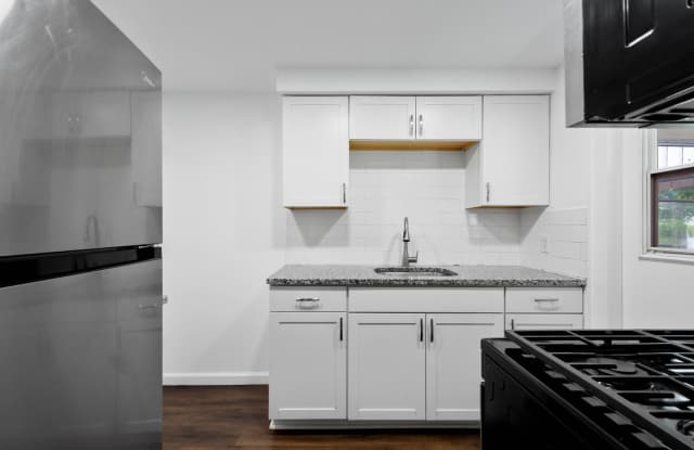 Stunning 2 bedroom home in Dormont available July 1! photos photos