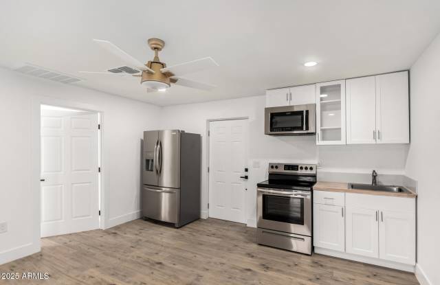 701 W WINDSOR Avenue photos photos