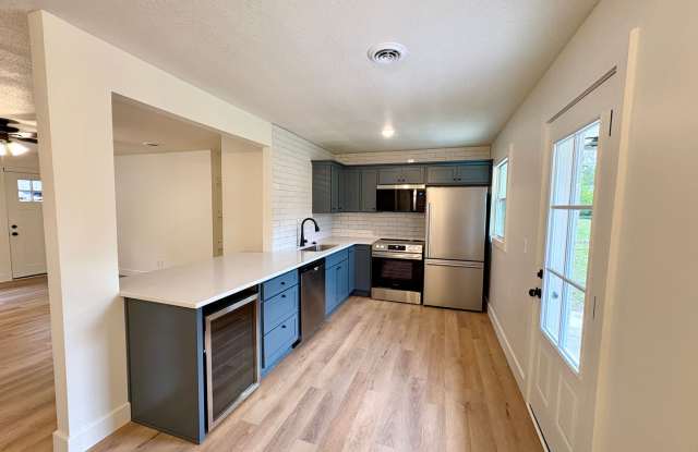 Newly Remodeled Home near KSU Football Stadium photos photos