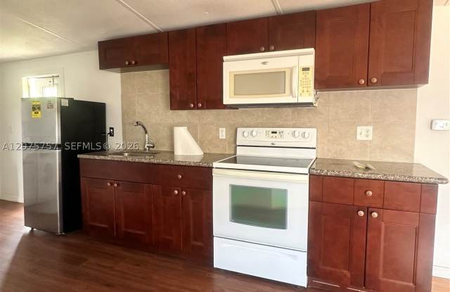 11886 Watergate Cir Gallery 3