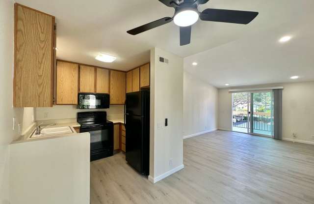 Indulge in coastal living in this beautiful 2bd 1ba Condo located in La Jolla area close to UCSD! photos photos