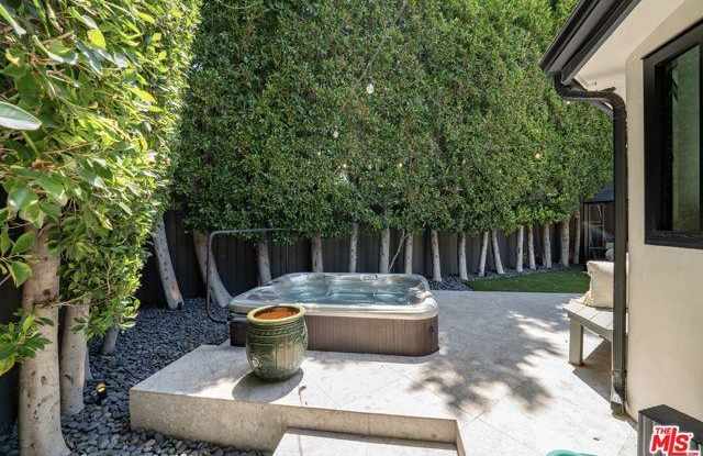 540 Westmount Drive - 540 Westmount Drive, West Hollywood, CA 90048