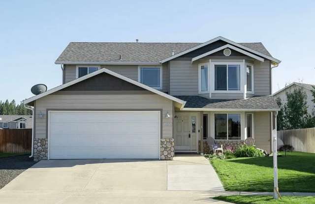 Spacious 4-Bedroom Home with Large Gated Yard Near Cheney & Spokane! photos photos