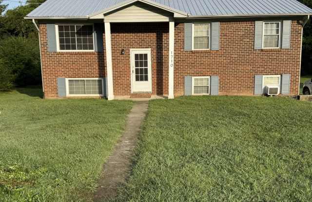 1710 Greendale Drive Northeast photos photos