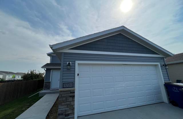 3220 31st St S photos photos