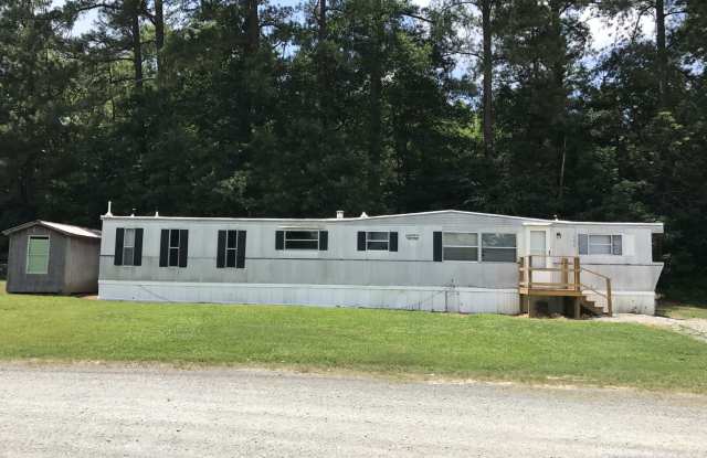 3 BDRM - 1.5 BA SINGLEWIDE MOBILE- INSIDE PETS OK -$25 EXTRA PER MONTH - 104 Whisper Lane, Moore County, NC 27325