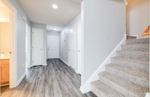 Spacious & Beautifully Maintained 5BR/3BA Home in Pooler, GA! Gallery 4
