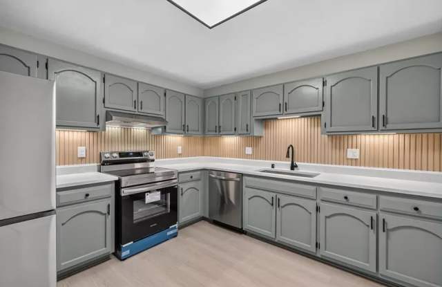 2101 Chateau Ct Gallery 3