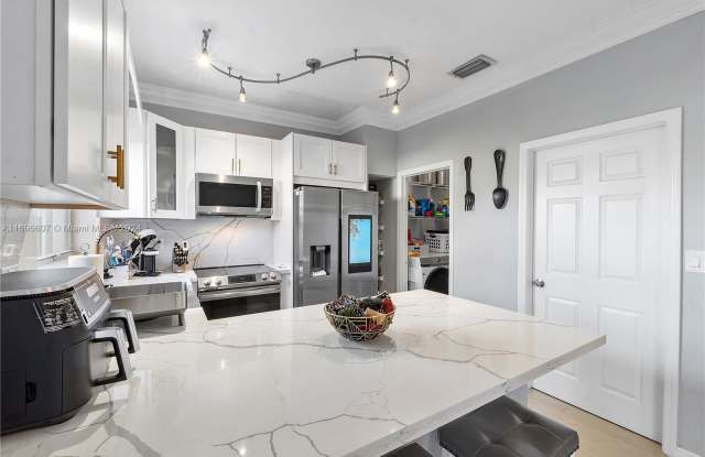 4960 Southwest 136th Avenue photos photos