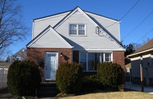 227 Kensington Road South - 227 Kensington Road South, Garden City South, NY 11530