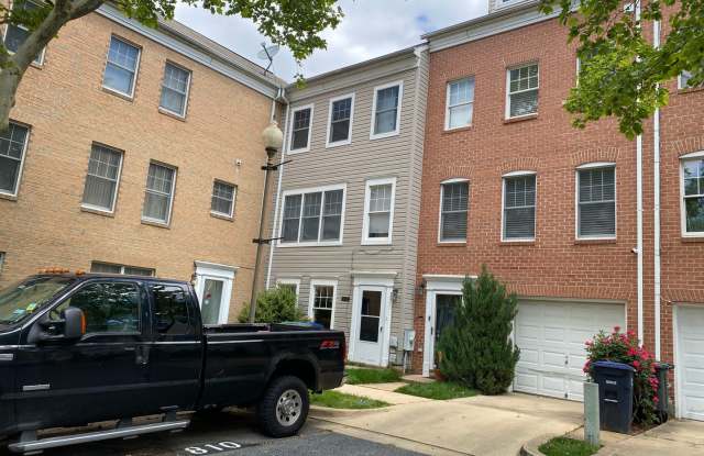 Gated Community - 3 Bed 3.5 Bath - Assigned Parking - Pets Welcome! - 808 Hr Drive Southeast, Washington, DC 20032