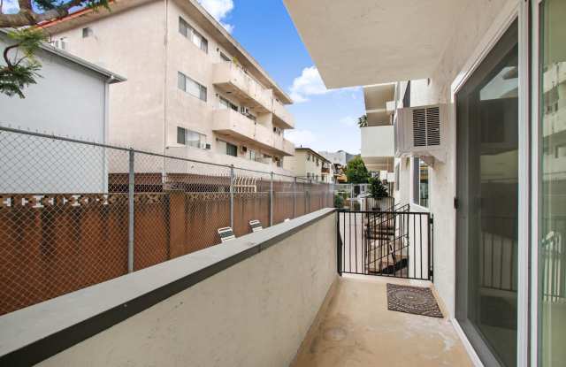 1333 N Martel Avenue photos photos