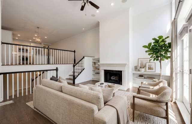 3928 N Greenview Avenue Gallery 3