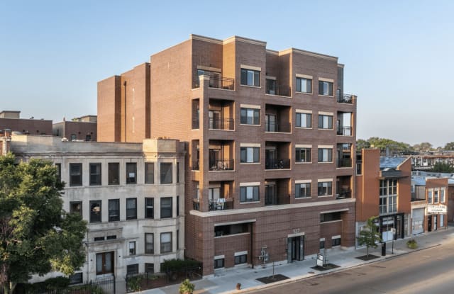 927 W Irving Park photos photos