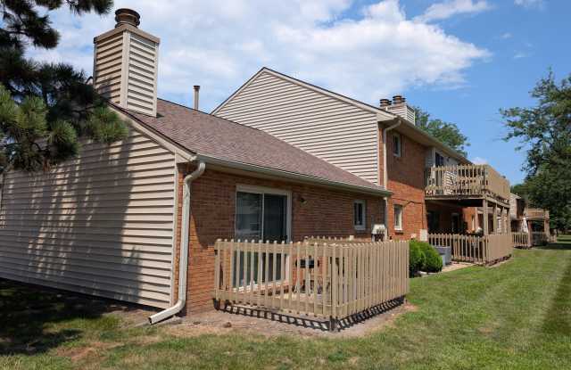 1609 Lyndhurst West Drive - 1Unit D Gallery 4