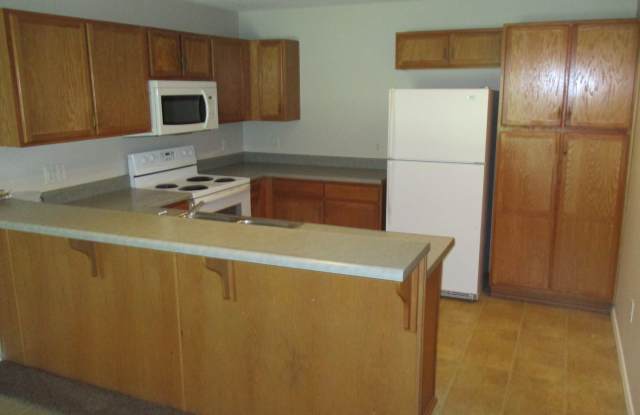 102 Garden Circle #1 Gallery 3