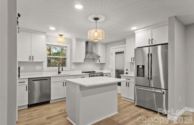 562 Barrington Place NW Gallery 4