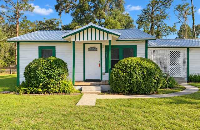 Charming 2-Bedroom Home in Northwest Gainesville Gallery 1