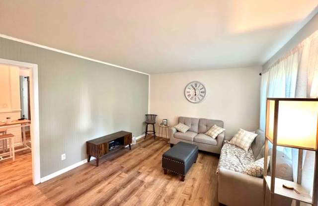 5921, Harvest Ln. Gallery 2