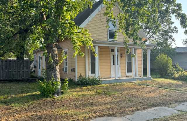 $795 - 2 bed 1 bath - Single Family Home - 106 East 6th Street, Sedgwick, KS 67135