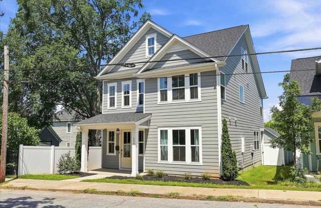 Beautiful 4 Bedroom, 3.5 bath townhome plus additional office/flex space! photos photos