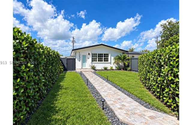 10504 SW 77th Ct Gallery 1