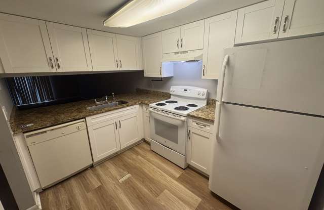 5039 Bordeaux Village Pl Gallery 3