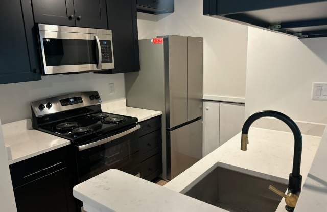 Spacious 2 bedroom Condo Uptown Charlotte  .( 500.00 off if you Move in by May 1, 2026) photos photos