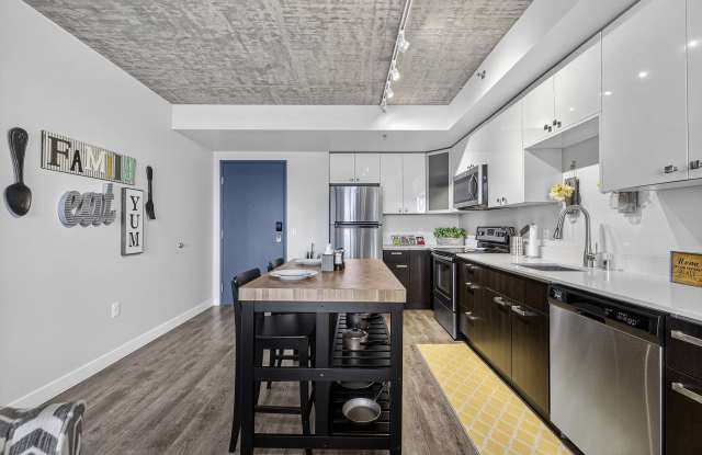 Airmark Apartments Gallery 2