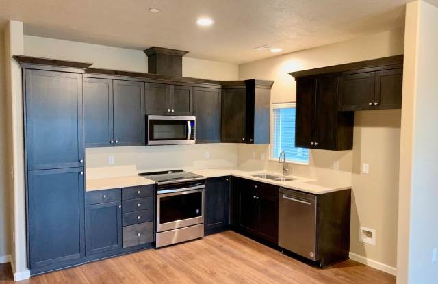 New Townhome Steps from Willamette River photos photos