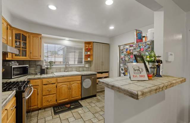 3-Bedroom, 2-Bath Home with Spacious Backyard photos photos
