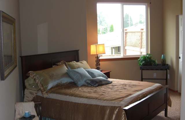 Duplex Condo Available for move in! Gallery 3