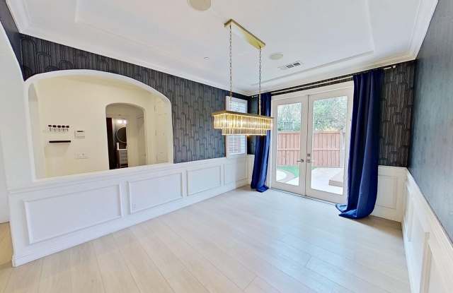 325 Canal Way – Gorgeous 4 Bed 3.5 Bath Pool Home with Resort-Style Backyard in Costa Mesa Gallery 4
