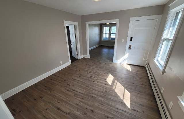 4 High St - 4 High Street, Green Island, NY 12183