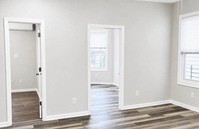 Brand New Luxury 3BR Top Floor Apartment | Washer/Dryer | Easy NYC Commute | Pet Friendly Gallery 4