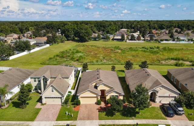 FOR RENT | 4 BED • 2 BATH • 1,877 SQ FT | DELAND, FL Gallery 3