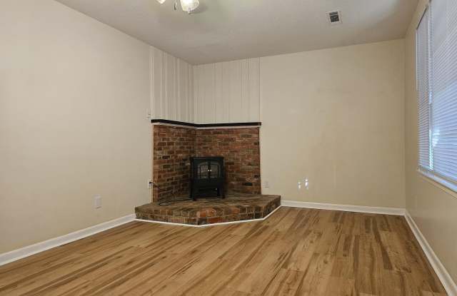 4605 Camden Highway Gallery 3