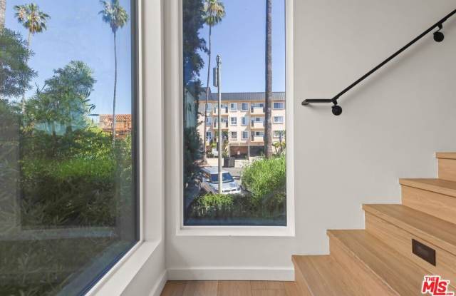 921 N Mariposa Ave Gallery 1