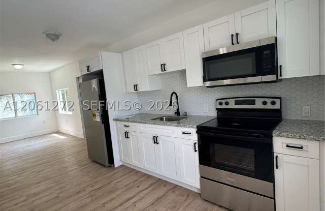 3123 NW 22nd Ct Gallery 4