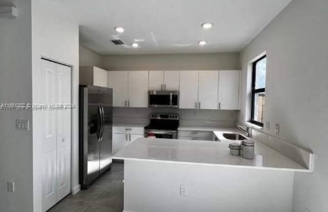 24587 SW 117th Ct Gallery 2
