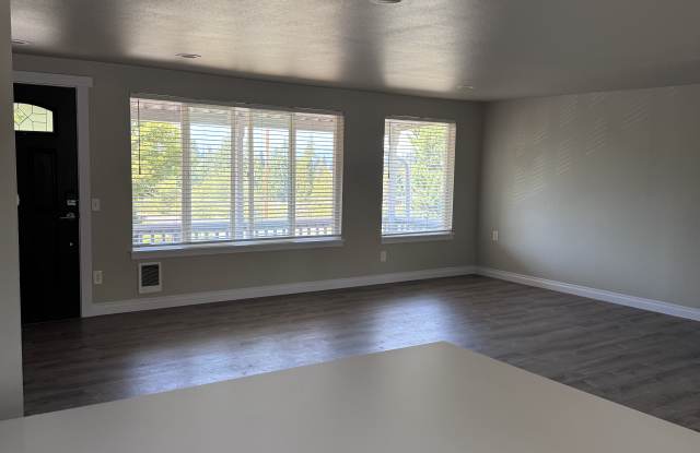 1718 Scenic Dr photos photos